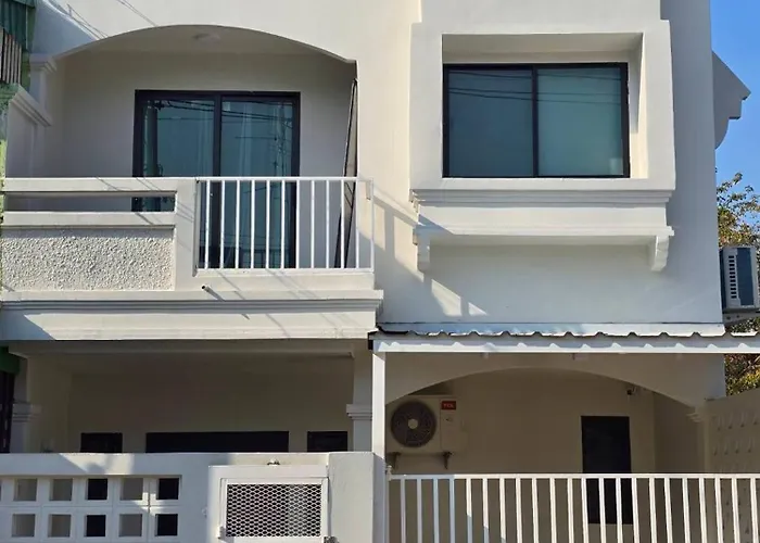Charming 3-bedroom House In Bueng Kum, Thailand Holiday home Bangkok